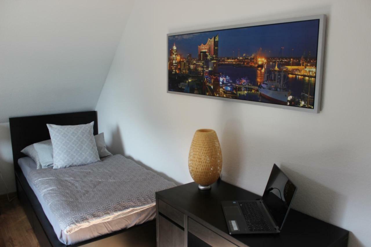 Ferienhaus An Der Grenze Zu Hamburg Zentrale Lage Ной-Вульмсторф Экстерьер фото
