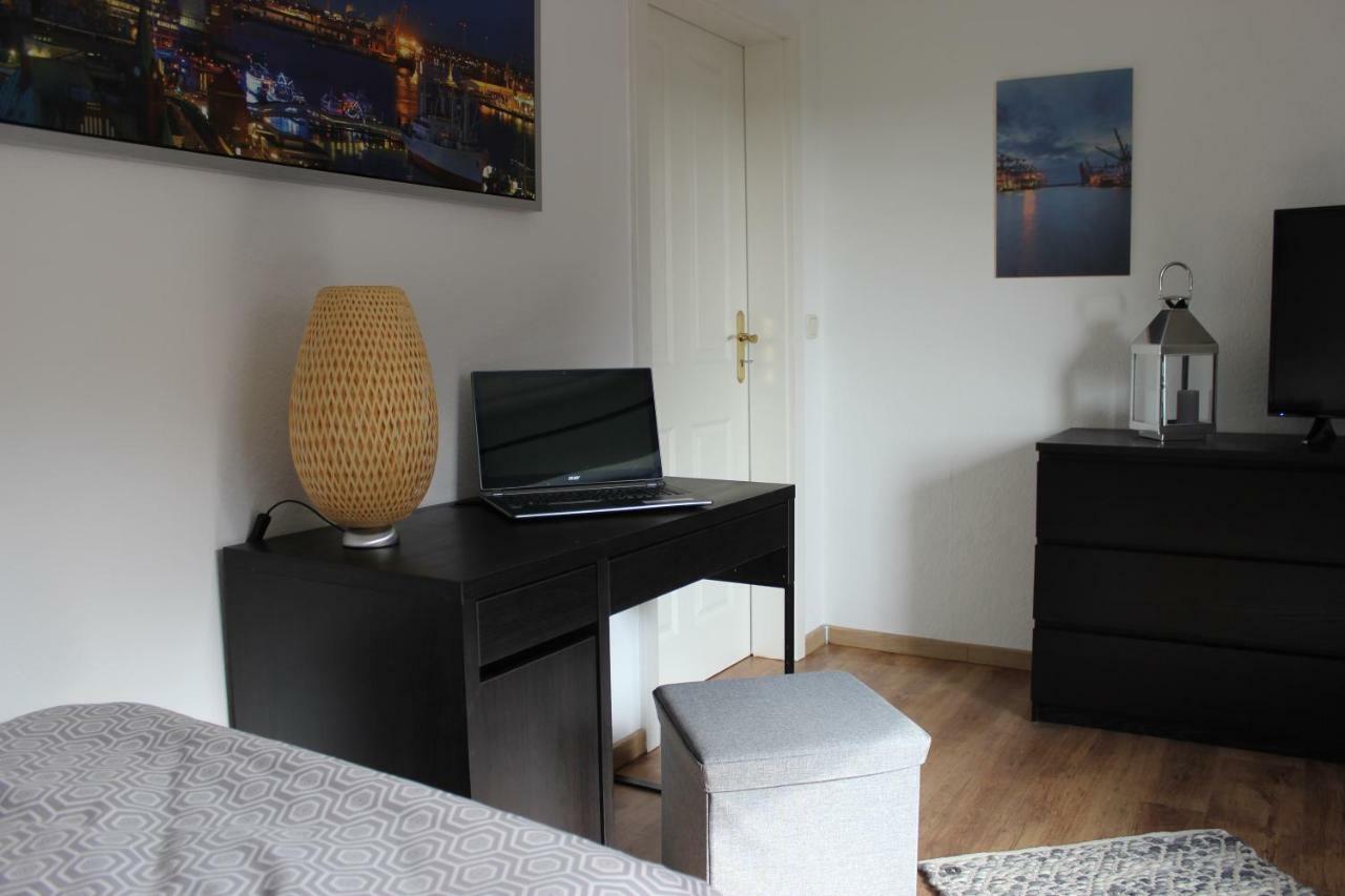 Ferienhaus An Der Grenze Zu Hamburg Zentrale Lage Ной-Вульмсторф Экстерьер фото